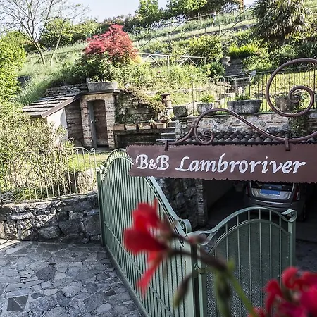 לינה וארוחת בוקר Lambroriver 3*