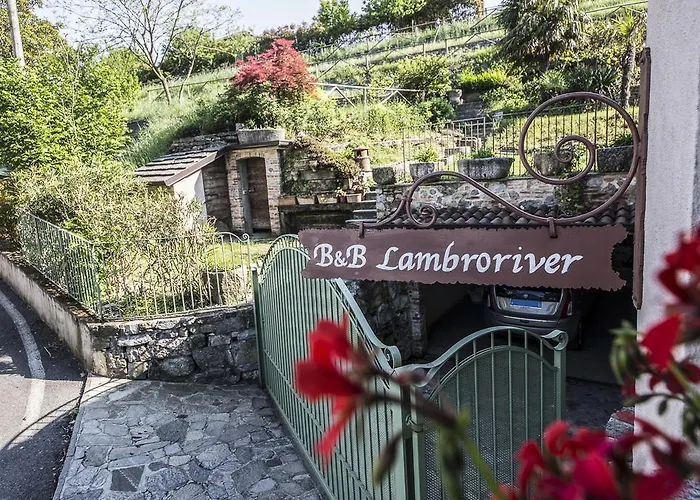 לינה וארוחת בוקר Lambroriver 3*