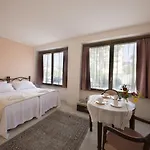 Lambroriver Bed and Breakfast